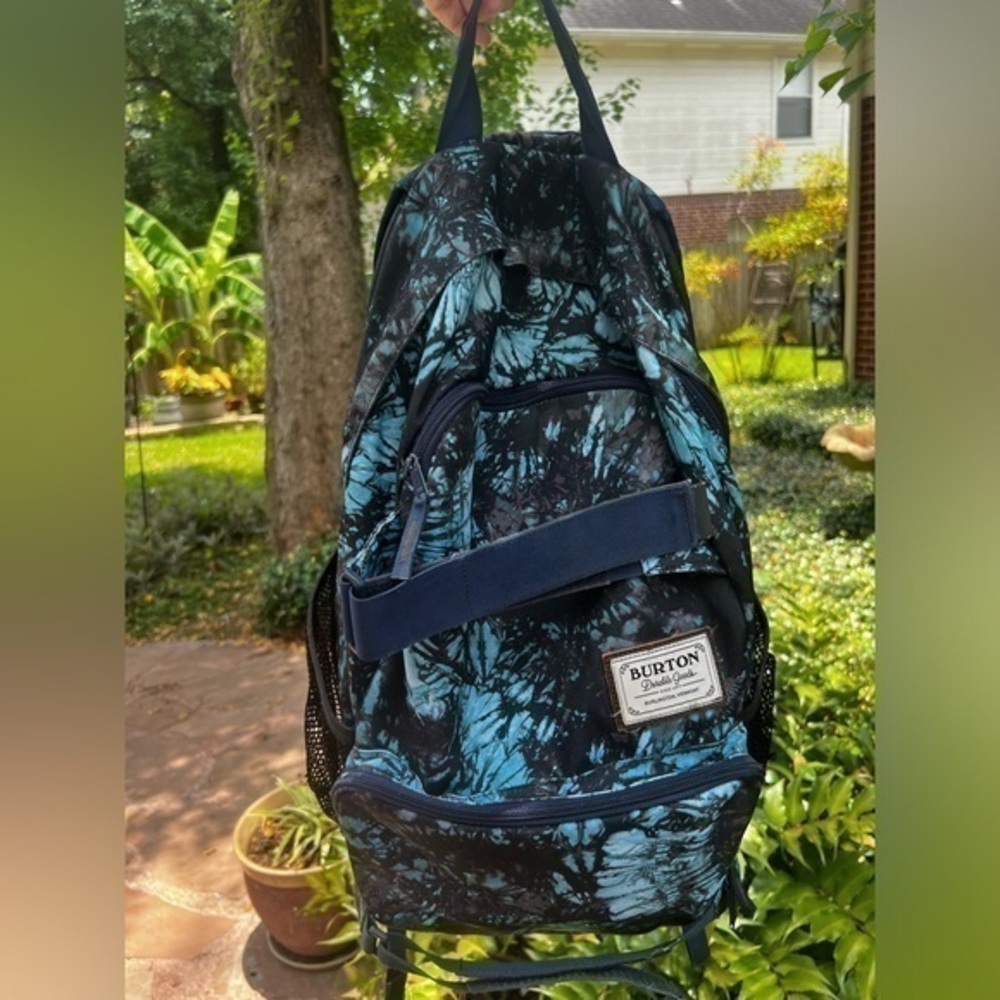 ▶️ Burton ◀️ Black and Blue Back Pack